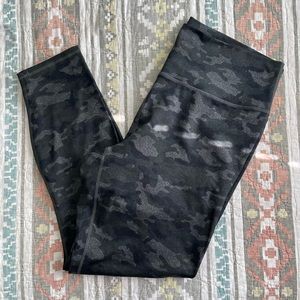 EUC Fabletics Leggings in Gray and Black Camo